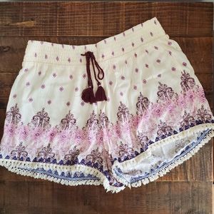 NWOT Mudd Boho Crinkle Elastic Pull On Shorts